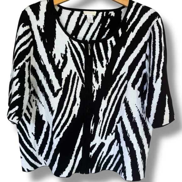 Chico's Size 3 (XL) Black & White Zip-Up Zebra Print Cardigan Sweater Cropped - Picture 2 of 7